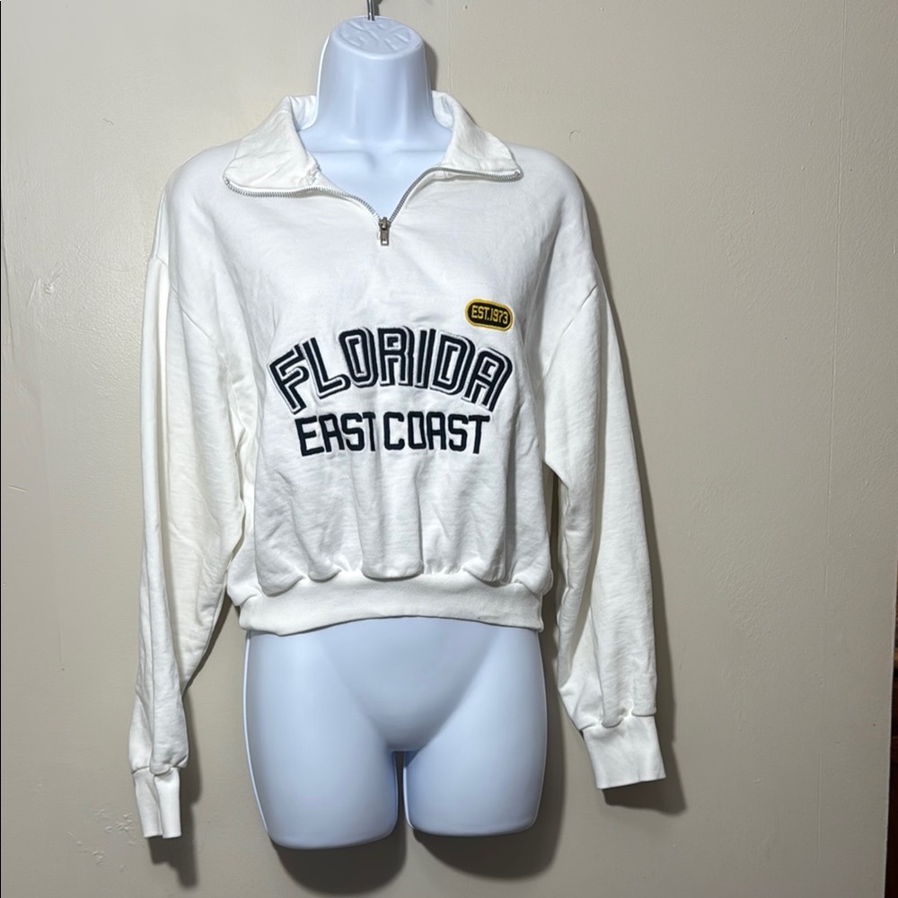 Zara White Crew Neck Sweater with Ribbed Cuffs